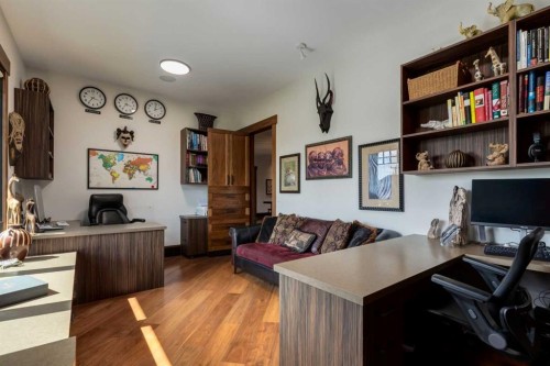 5812 Baroc Road Nw, Calgary, AB - Indoor Photo Showing Office