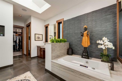 5812 Baroc Road Nw, Calgary, AB - Indoor Photo Showing Bathroom