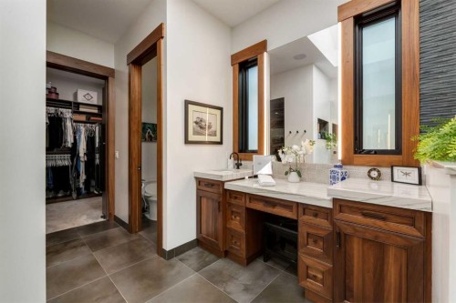 5812 Baroc Road Nw, Calgary, AB - Indoor Photo Showing Bathroom