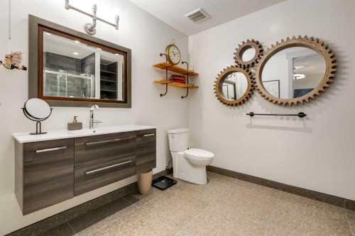 5812 Baroc Road Nw, Calgary, AB - Indoor Photo Showing Bathroom
