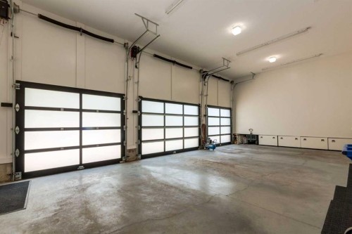 5812 Baroc Road Nw, Calgary, AB - Indoor Photo Showing Garage