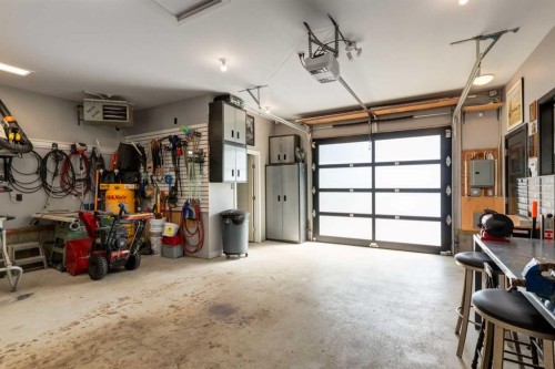 5812 Baroc Road Nw, Calgary, AB - Indoor Photo Showing Garage