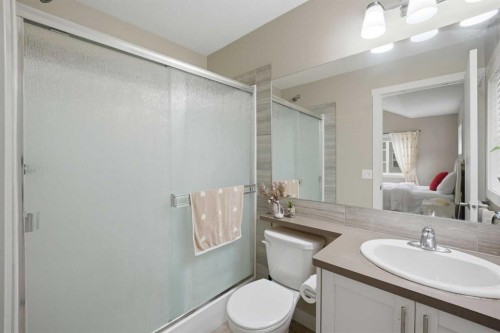427 Redstone View Ne, Calgary, AB - Indoor Photo Showing Bathroom
