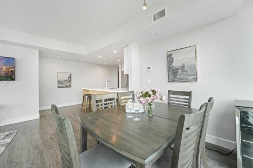 402-519 Riverfront Avenue Se, Calgary, AB - Indoor Photo Showing Dining Room