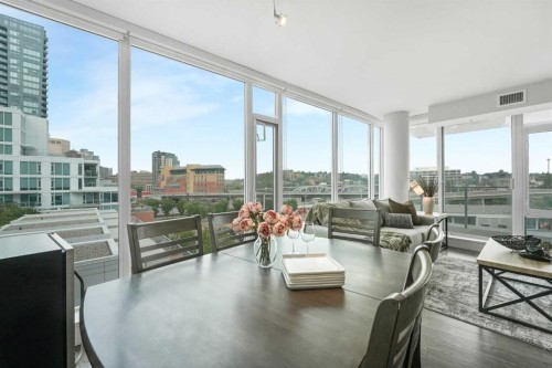 402-519 Riverfront Avenue Se, Calgary, AB - Indoor Photo Showing Living Room