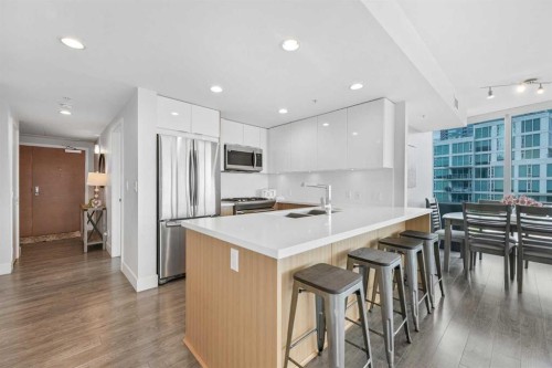 402-519 Riverfront Avenue Se, Calgary, AB - Indoor Photo Showing Kitchen With Stainless Steel Kitchen With Upgraded Kitchen
