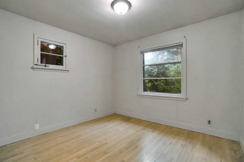 2131 16A Street Sw, Calgary, AB - Indoor Photo Showing Other Room
