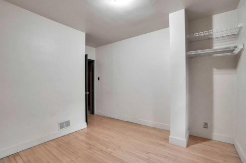 2131 16A Street Sw, Calgary, AB - Indoor Photo Showing Other Room