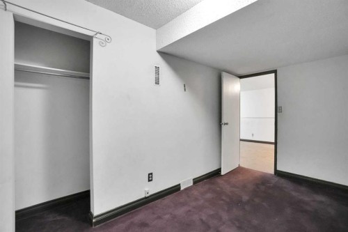2131 16A Street Sw, Calgary, AB - Indoor Photo Showing Other Room