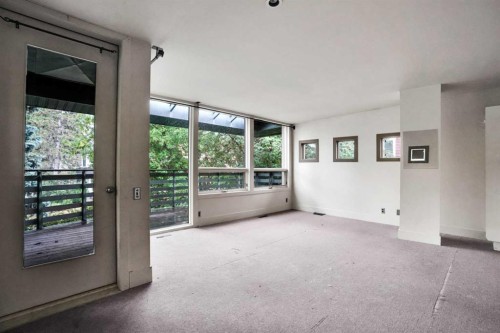 2131 16A Street Sw, Calgary, AB - Indoor Photo Showing Other Room