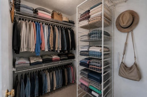 2603 60 Street Ne, Calgary, AB - Indoor With Storage