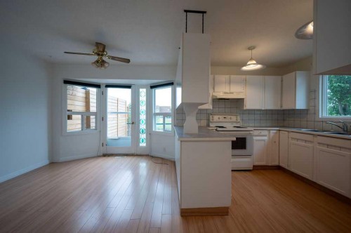 2603 60 Street Ne, Calgary, AB - Indoor Photo Showing Kitchen