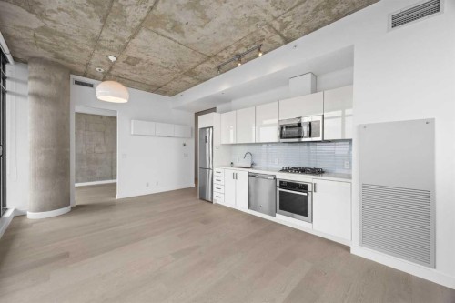 1608-1010 6 Street Sw, Calgary, AB - Indoor Photo Showing Kitchen With Upgraded Kitchen