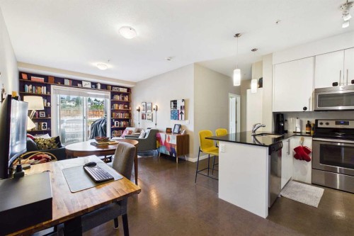 4101-5305 32 Avenue Sw, Calgary, AB - Indoor Photo Showing Kitchen