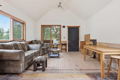 116 Frontenac Avenue Nw, Diamond Valley, AB - Indoor Photo Showing Living Room