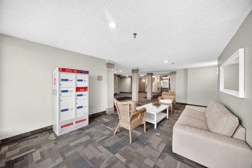 403-647 1 Avenue Ne, Calgary, AB - Indoor