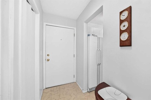 403-647 1 Avenue Ne, Calgary, AB - Indoor Photo Showing Other Room