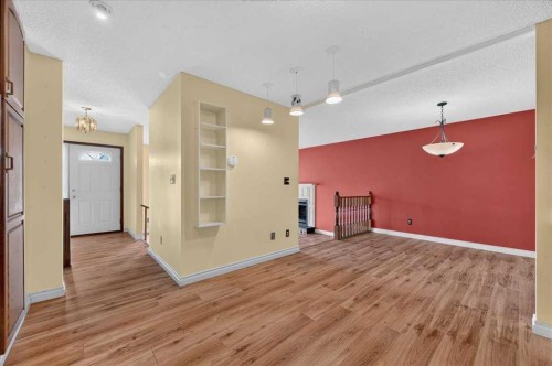 714 9 Avenue Se, High River, AB - Indoor Photo Showing Other Room