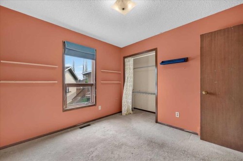 714 9 Avenue Se, High River, AB - Indoor Photo Showing Other Room