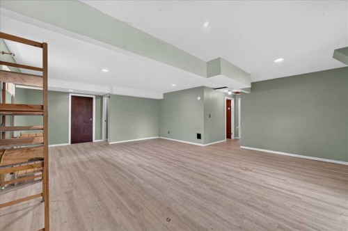 714 9 Avenue Se, High River, AB - Indoor Photo Showing Other Room