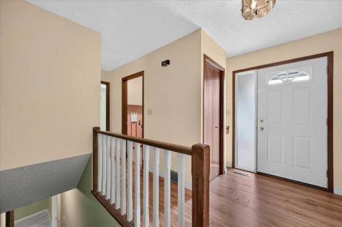 714 9 Avenue Se, High River, AB - Indoor Photo Showing Other Room