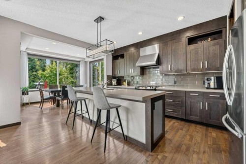 23 Cranarch Landing Se, Calgary, AB - Indoor Photo Showing Kitchen With Upgraded Kitchen