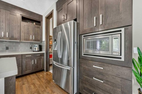 23 Cranarch Landing Se, Calgary, AB - Indoor Photo Showing Kitchen With Stainless Steel Kitchen