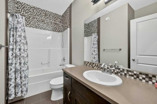 23 Cranarch Landing Se, Calgary, AB - Indoor Photo Showing Bathroom