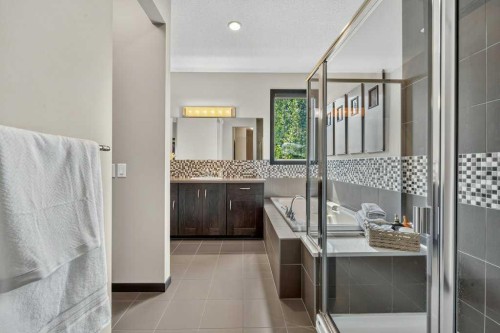 23 Cranarch Landing Se, Calgary, AB - Indoor Photo Showing Bathroom