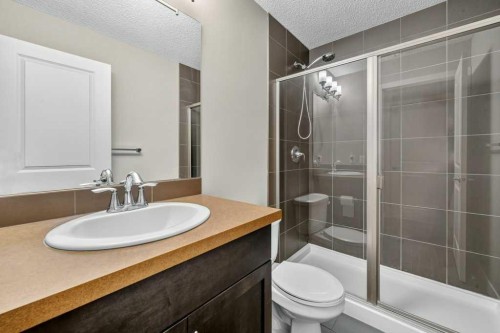 23 Cranarch Landing Se, Calgary, AB - Indoor Photo Showing Bathroom