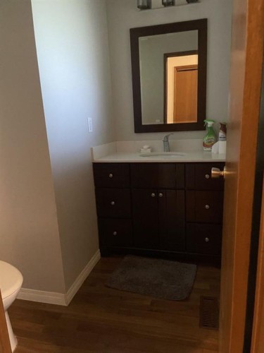 160 Hawkwood Way Nw, Calgary, AB - Indoor Photo Showing Bathroom