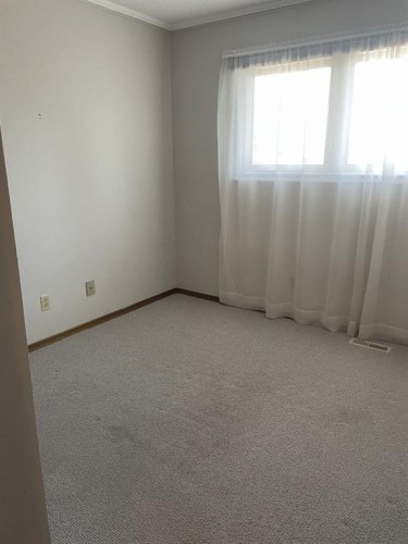 160 Hawkwood Way Nw, Calgary, AB - Indoor Photo Showing Other Room