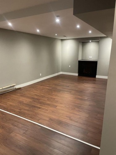 160 Hawkwood Way Nw, Calgary, AB - Indoor