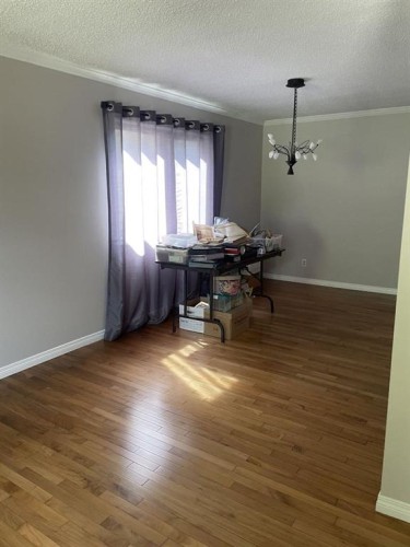 160 Hawkwood Way Nw, Calgary, AB - Indoor