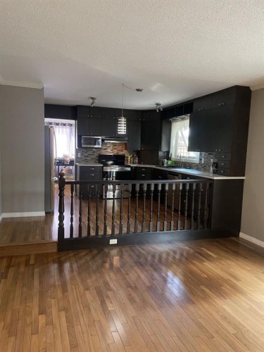160 Hawkwood Way Nw, Calgary, AB - Indoor