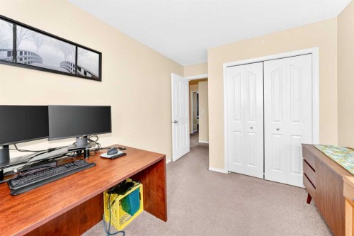 325 Luxstone Green Sw, Airdrie, AB - Indoor Photo Showing Office
