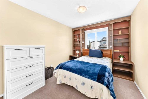 325 Luxstone Green Sw, Airdrie, AB - Indoor Photo Showing Bedroom