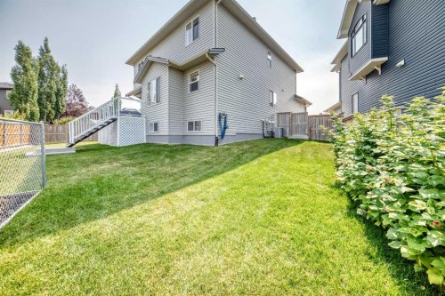 325 Luxstone Green Sw, Airdrie, AB - Outdoor