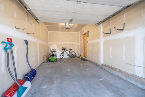139 Auburn Meadows Place Se, Calgary, AB - Indoor Photo Showing Garage
