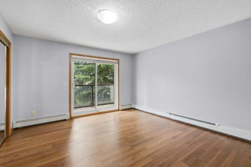 119 Strathbury Bay Sw, Calgary, AB - Indoor