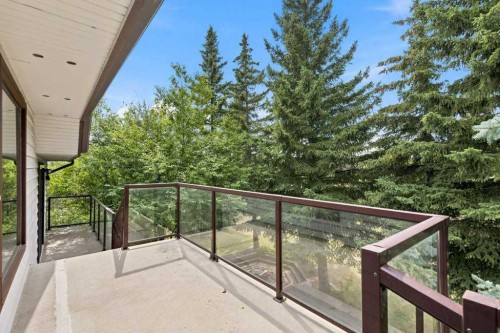 119 Strathbury Bay Sw, Calgary, AB - Outdoor With Exterior