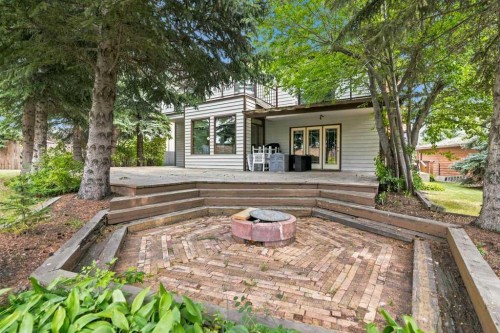 119 Strathbury Bay Sw, Calgary, AB - Outdoor With Deck Patio Veranda