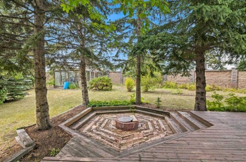 119 Strathbury Bay Sw, Calgary, AB - Outdoor