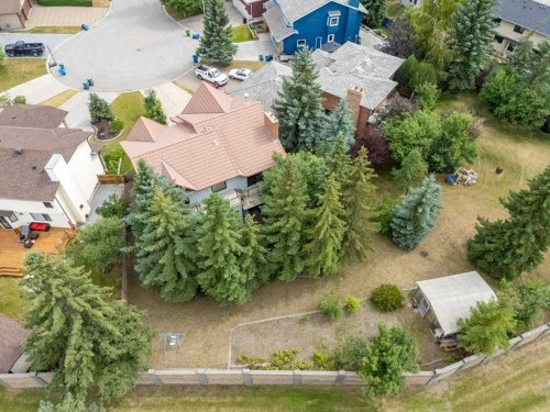 119 Strathbury Bay Sw, Calgary, AB - Outdoor