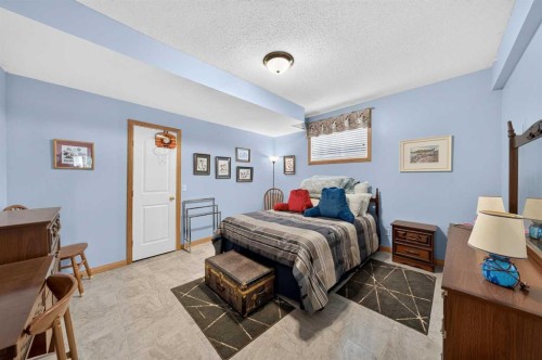 37 Scimitar Heath Nw, Calgary, AB - Indoor Photo Showing Bedroom