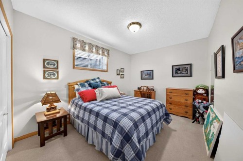37 Scimitar Heath Nw, Calgary, AB - Indoor Photo Showing Bedroom