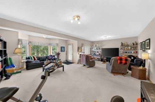 37 Scimitar Heath Nw, Calgary, AB - Indoor Photo Showing Gym Room