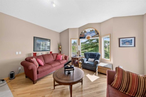 37 Scimitar Heath Nw, Calgary, AB - Indoor Photo Showing Living Room