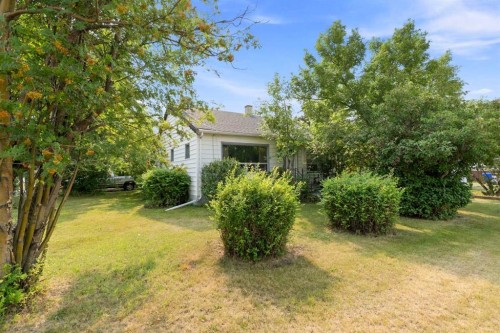 4737 48 Street, Olds, AB - Outdoor