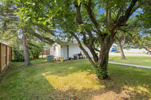 4737 48 Street, Olds, AB - Outdoor